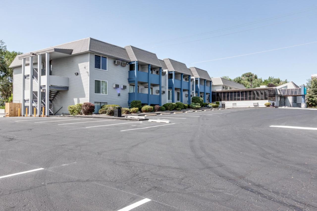 Days Inn & Suites By Wyndham Spokane Exterior foto