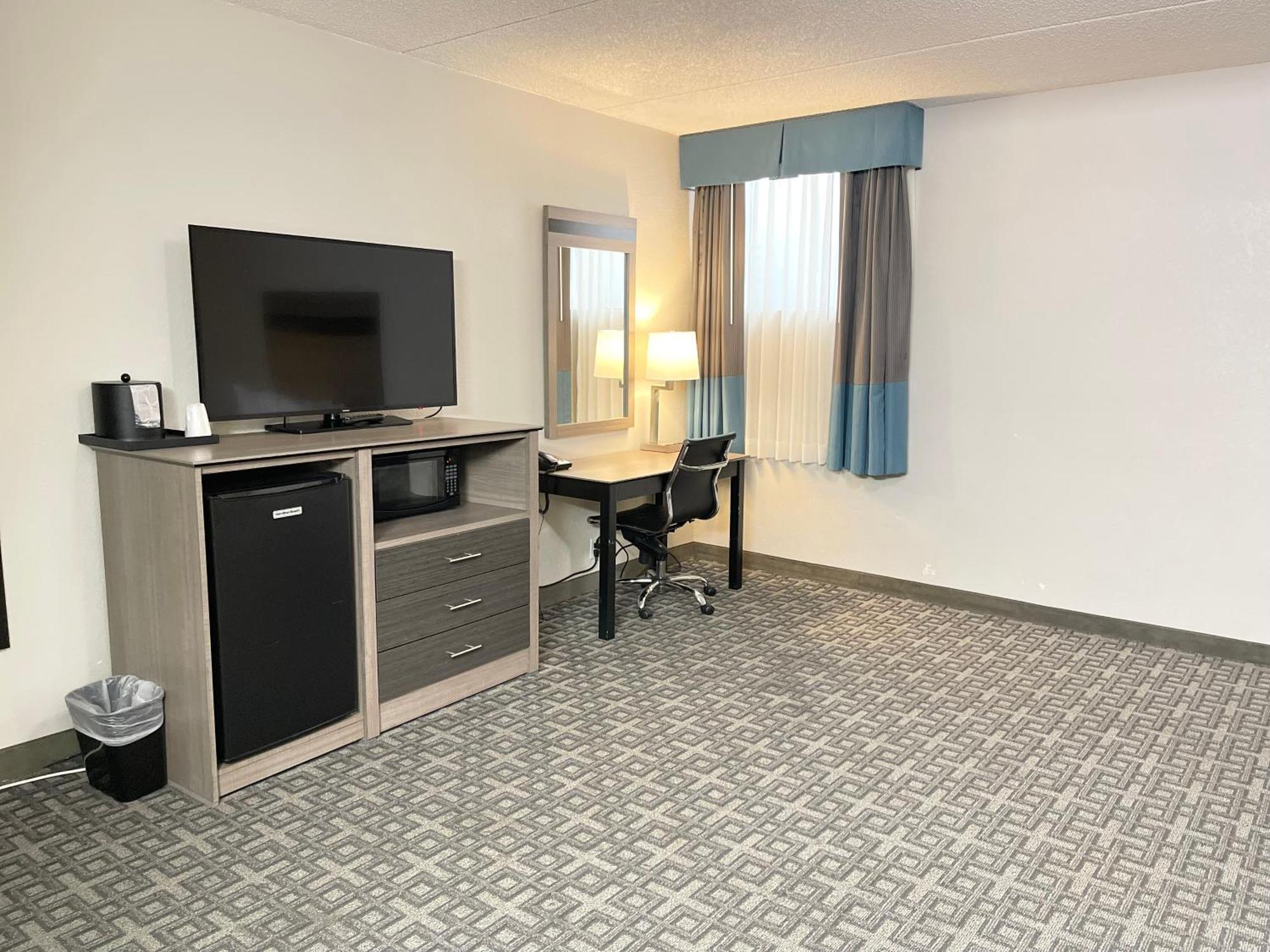 Days Inn & Suites By Wyndham Spokane Exterior foto
