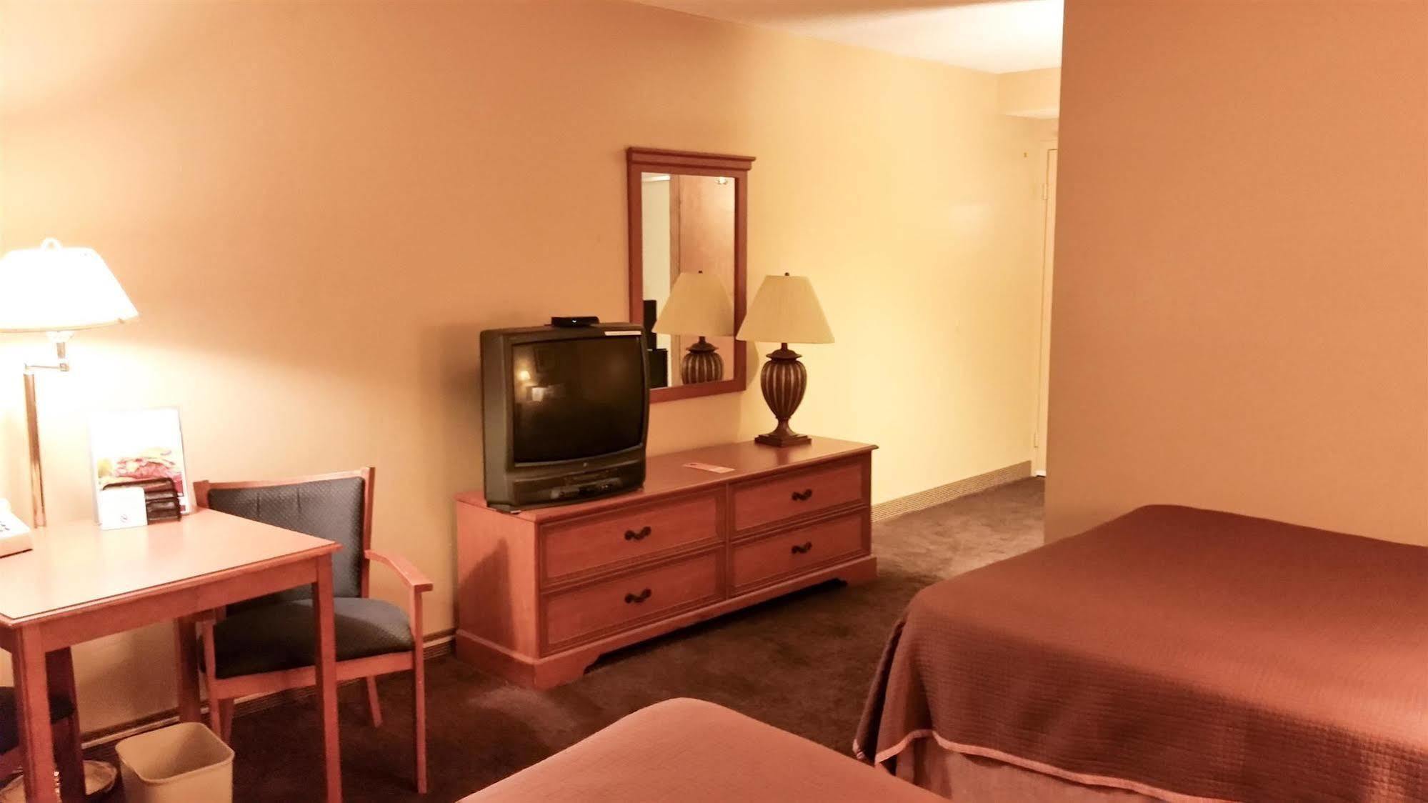 Days Inn & Suites By Wyndham Spokane Exterior foto